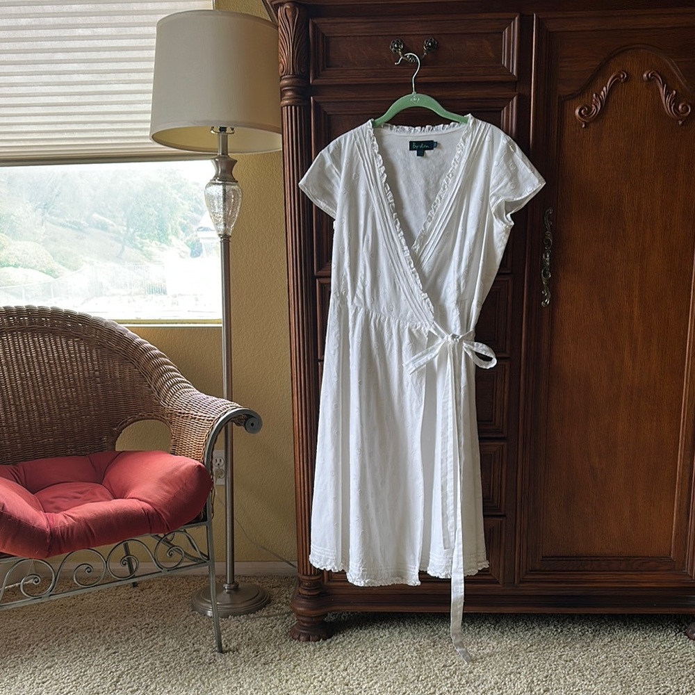 Boden White Polka Dot Wrap Dress – Size Small– Classic & Flattering